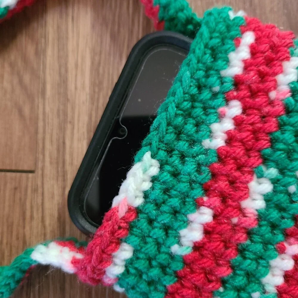Handmade Hand Crochet Cell Phone Case Holder Crossbody Bag, New